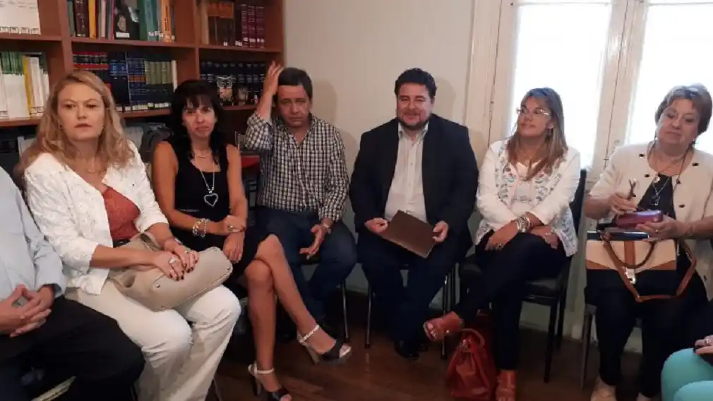 El gobierno ofreció a docentes un aumento del 17% en dos tramos