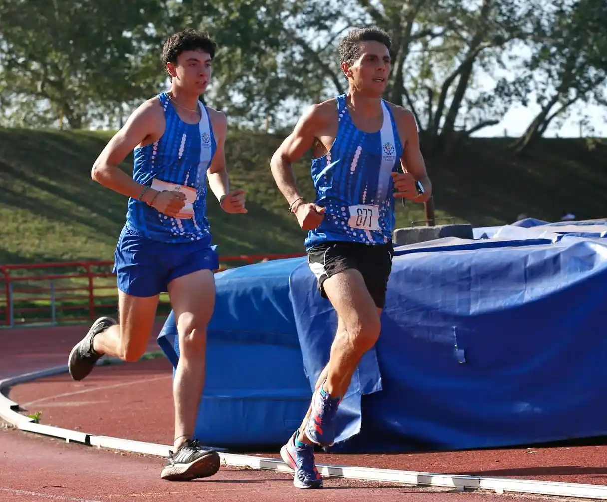 Manuel Federico y Juan Retondo, en la pista marplatense.
