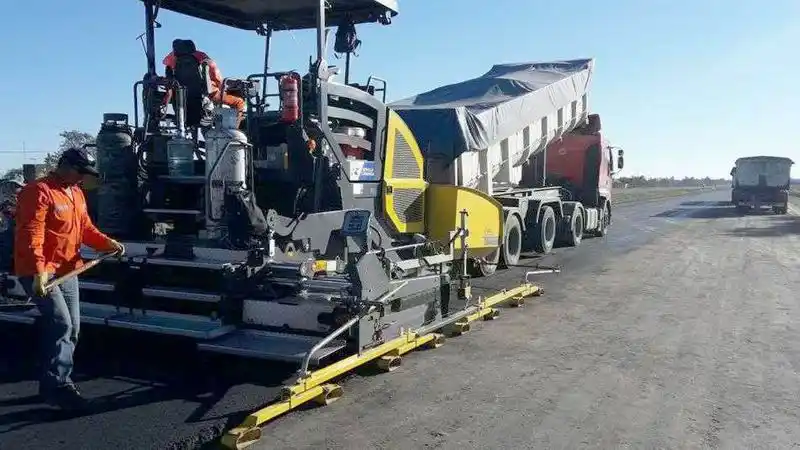 Avanzan las obras viales y de 
infraestructura en toda la provincia