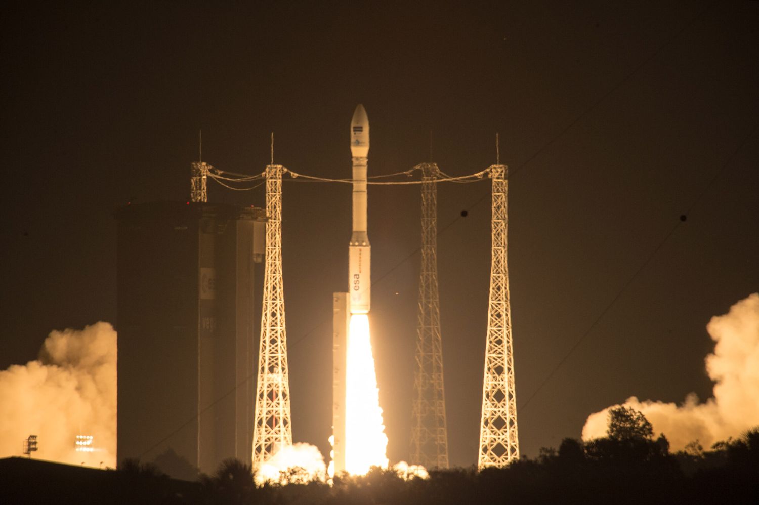 El primer satélite peruano cumple cinco años en el espacio