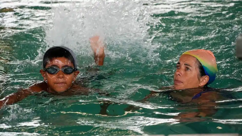 Muchos niños asisten a las colonias de vacaciones.