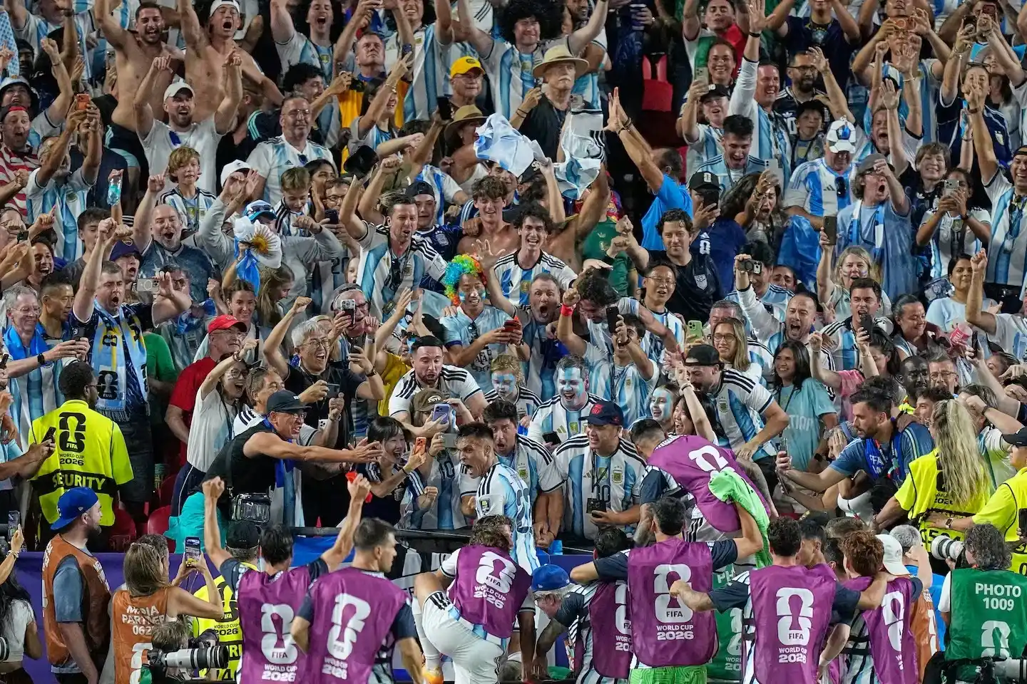Refuerzan los controles ante la posibilidad de que barras viajen a EE.UU. para ver el partido contra Inglaterra