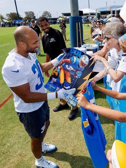 La estrella de la NFL que casi pierde todo su dinero por una app