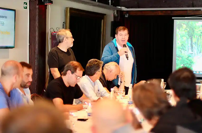 Intendentes Pro apoyan el "entendimiento con el fondo"