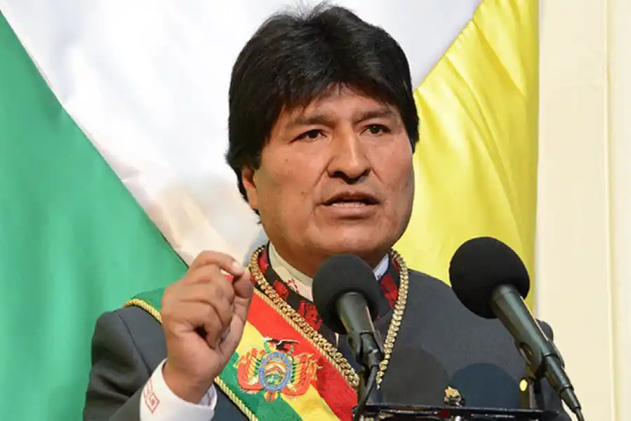 Evo Morales calificó la condena contra Cristina Kirchner como "un golpe judicial" y respaldó a Pedro Castillo tras su destitución