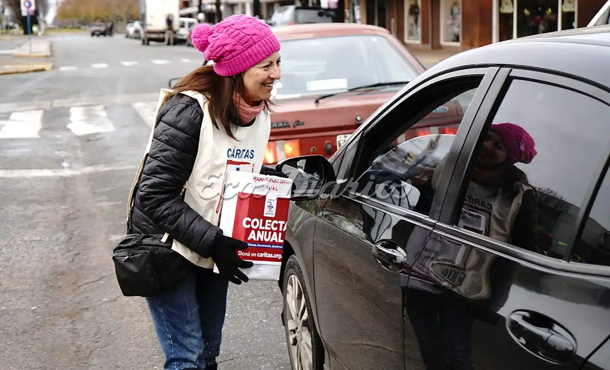 Colecta anual de Cáritas en la parroquia Santa Teresita
