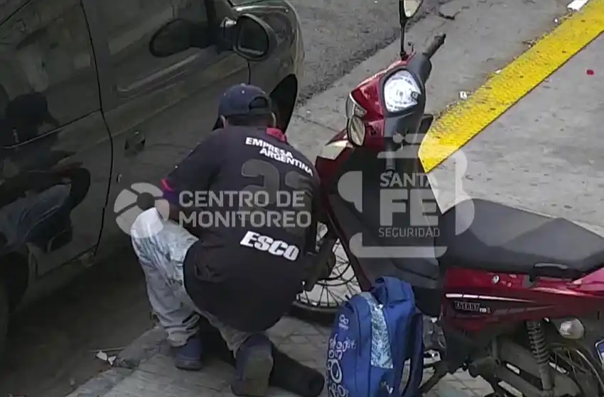 Detienen a un hombre mientras intentaba robar una moto