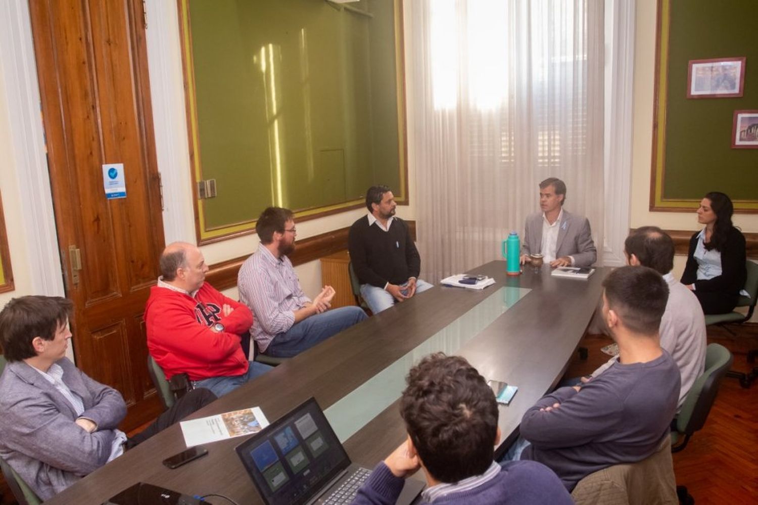 Reunión entre el gobierno local y autoridades del CDCI