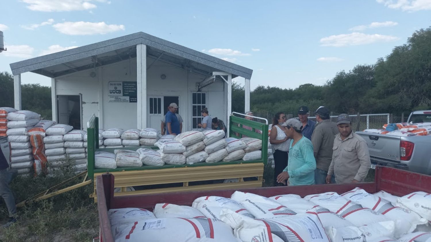 Emergencia Agropecuaria: la Provincia entregó más de 100 toneladas de maíz para pequeños productores del departamento Vera