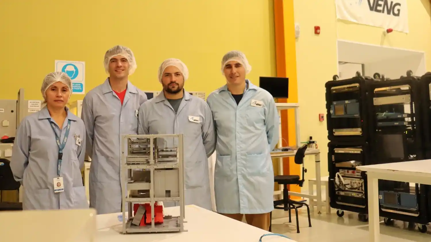 Emanuel García de devoto. Equipo VENG. Satelite Artemis 2 - 2