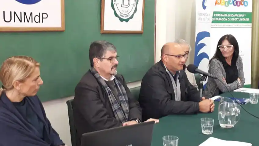 Reino en el lanzamiento del programa Nexos