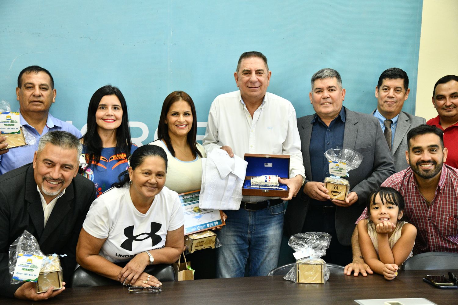 Jofré recibió delegaciones de Ñeembucù y Caacupe que participan del Encuentro del Río, Mate y Tereré