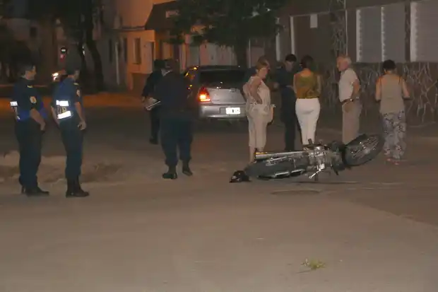 Un hombre fue trasladado al Hospital Centenario tras un choque