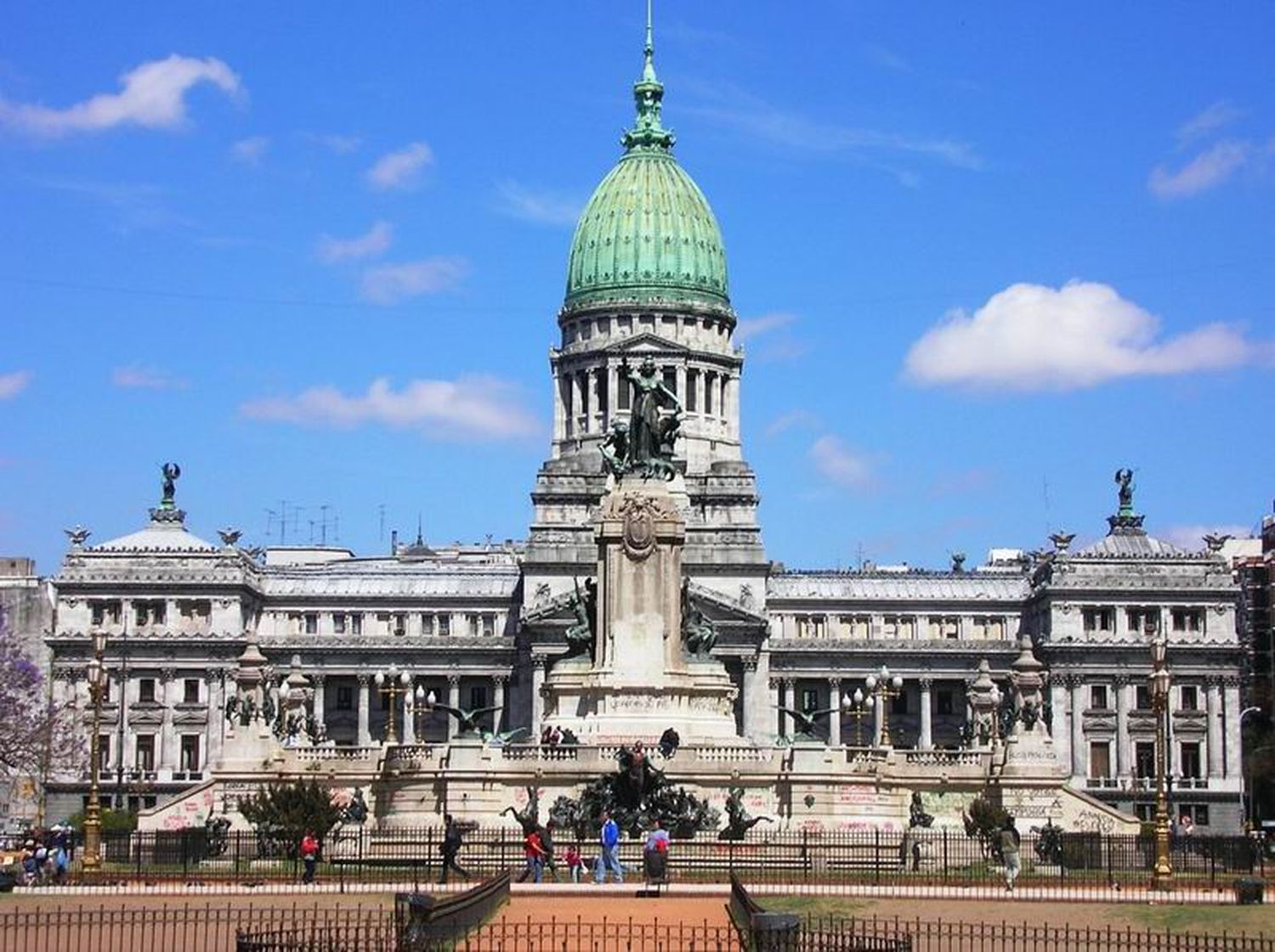 Arrancó el período de sesiones extraordinarias 
y el Congreso Nacional reabrió sus puertas