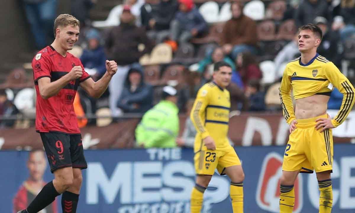 Marco Pellegrino, con los puños apretados, tras darle el gol del triunfo a Platense.