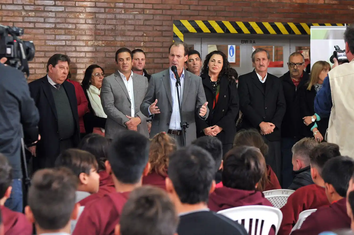 “No estamos dispuestos a ceder a la extorsión de una interna gremial”, lanzó Bordet a Agmer