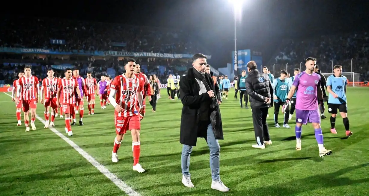 El Tate ganaba y se quedaba en soledad con la punta del torneo, pero Matías Suárez, en una jugada dudosa y con una larga intervención del VAR, lo empató sobre el final.