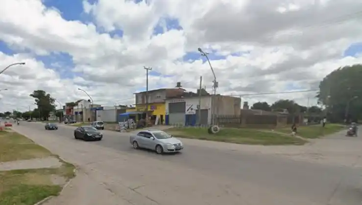 Los vecinos señalan el riesgo que significa cruzar la intersección de Colón y Brasil y la necesidad de la colocación de un semáforo.