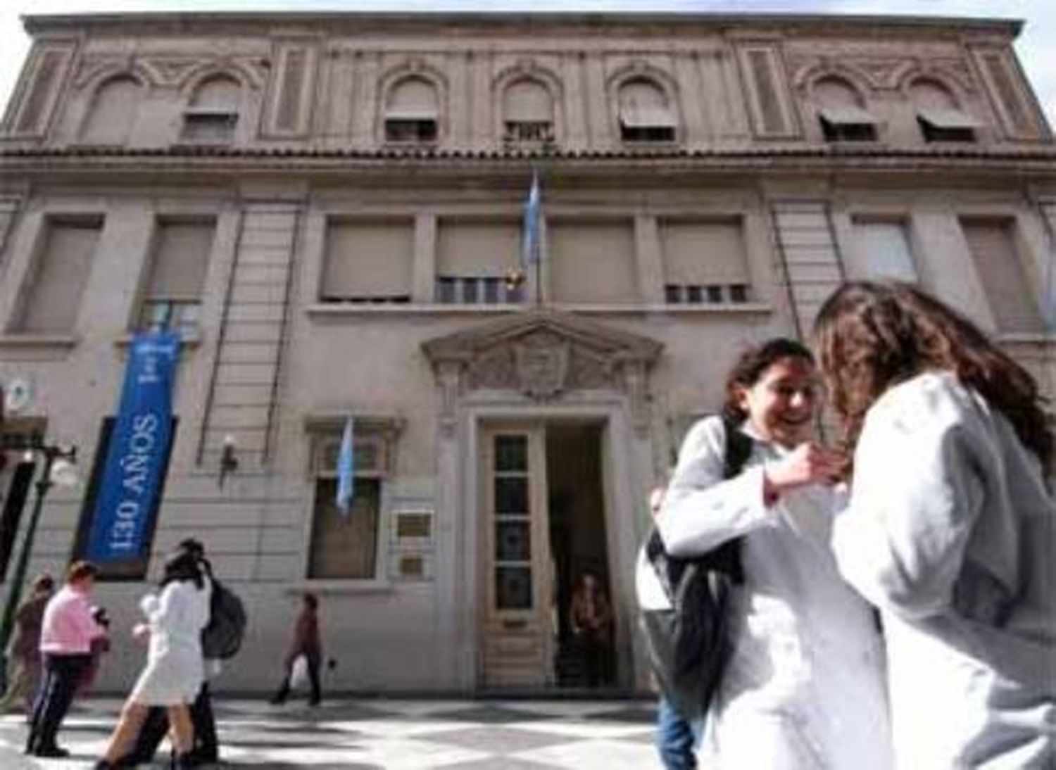 En Tucumán elaboran un manual escolar para prevenir el acoso en las redes sociales
