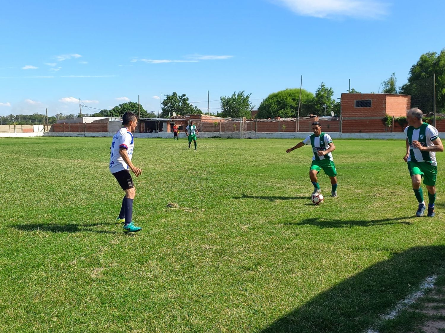 Fútbol senior: Banfield y Defensores Unidos definen al nuevo campeón