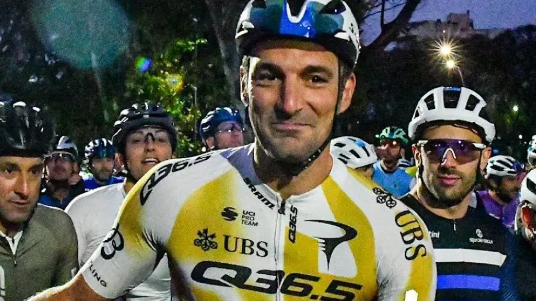 Lionel Scaloni corrió el Gran Fondo Argentina de ciclismo por las calles de la Ciudad de Buenos Aires.