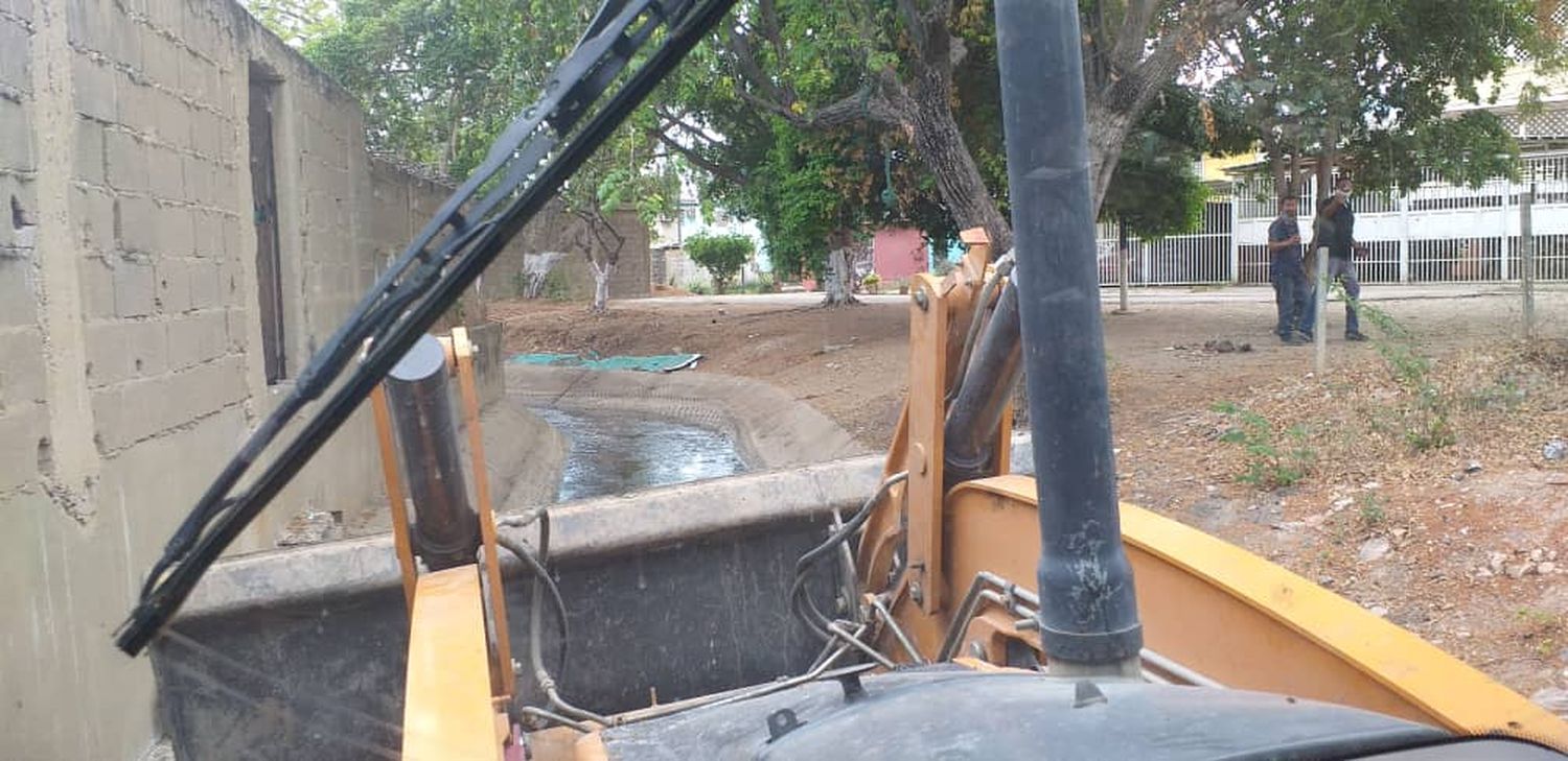Drenajes-tapados-por-desechos-sólidos-