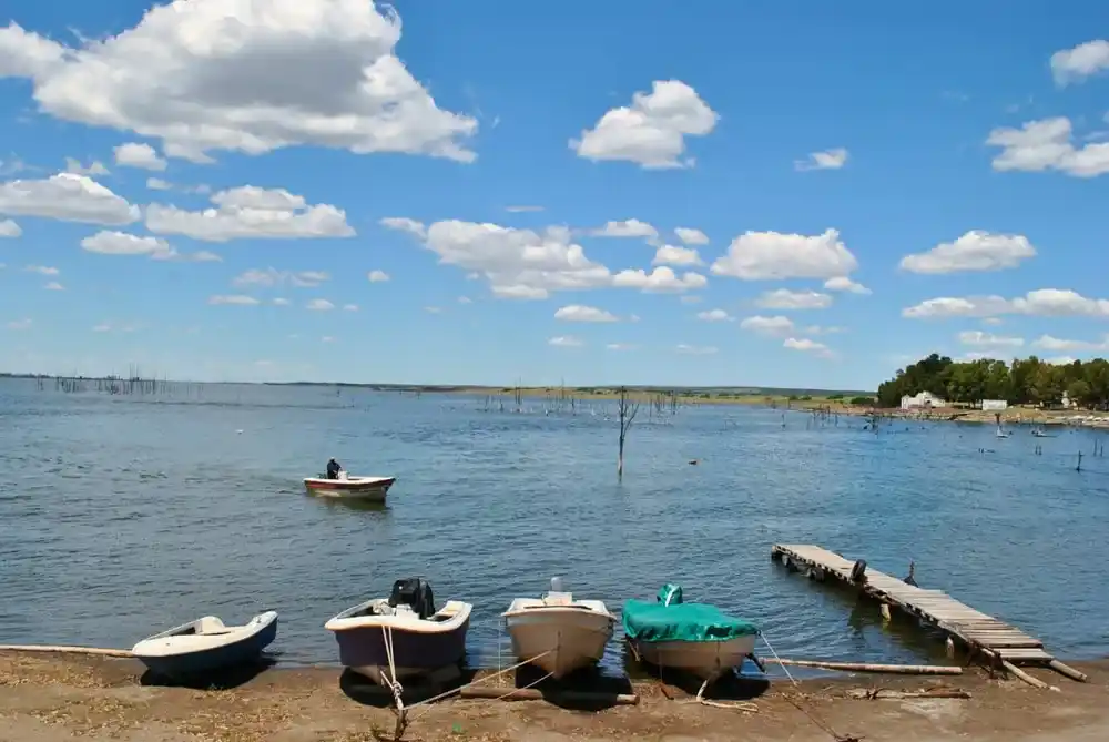 Laguna Chasicó: estiman que recién a mediados de 2027 se podrá volver a pescar