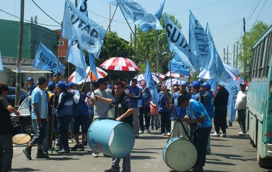 Trabajadores apoyan la idea de estatizar los puertos que anunció Mariotto