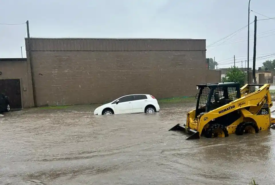 Fuertes lluvias causan anegamientos en distintas zonas de Chascomús