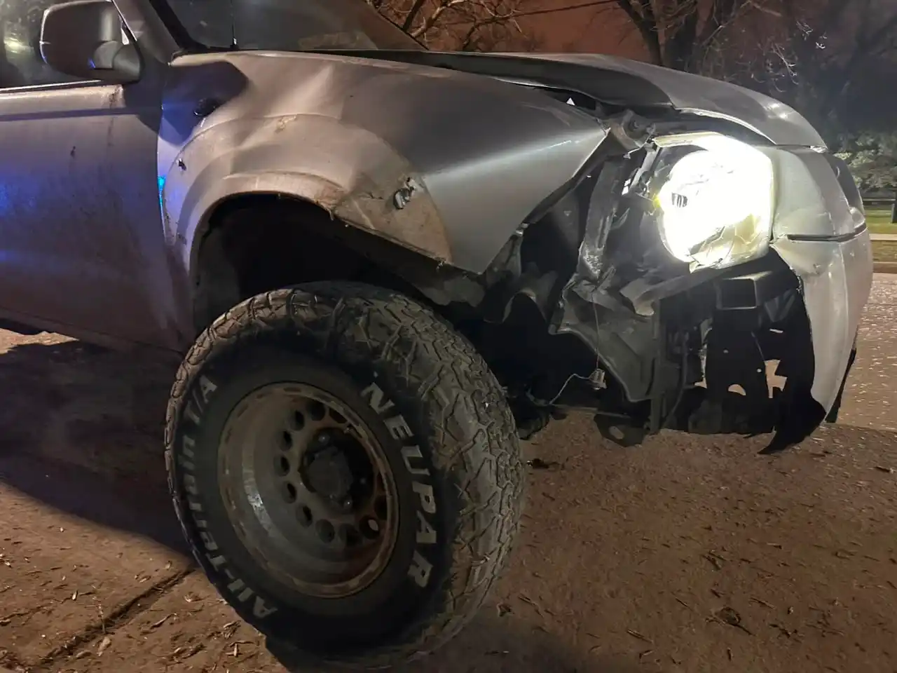 El impacto fue en la parte delantera izquierda.