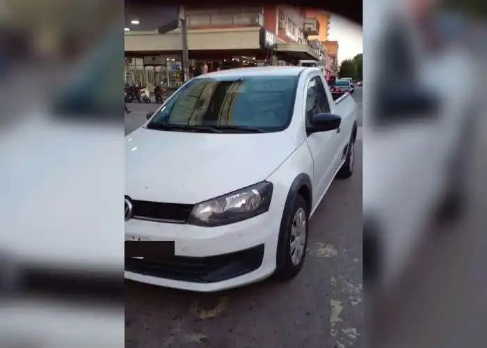 Camioneta mal estacionada