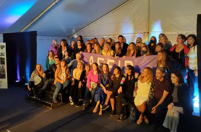 Teatro y debate en el encuentro Regional de Mujeres organizado por la AEFIP