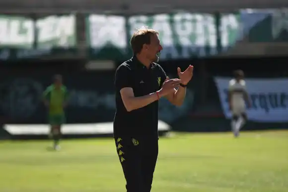 Mariano Charlier: “Es un orgullo, desde donde vengo, haber llegado a dirigir en Primera”