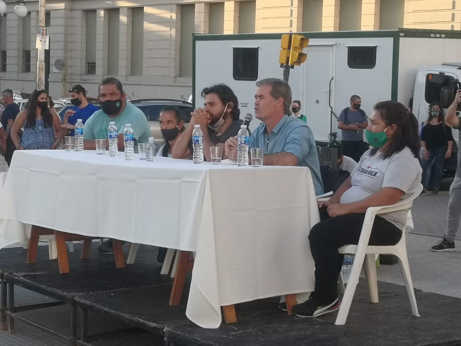 Acompañado por Piaggio, Grabois presentó el Plan de Desarrollo Humano Integral