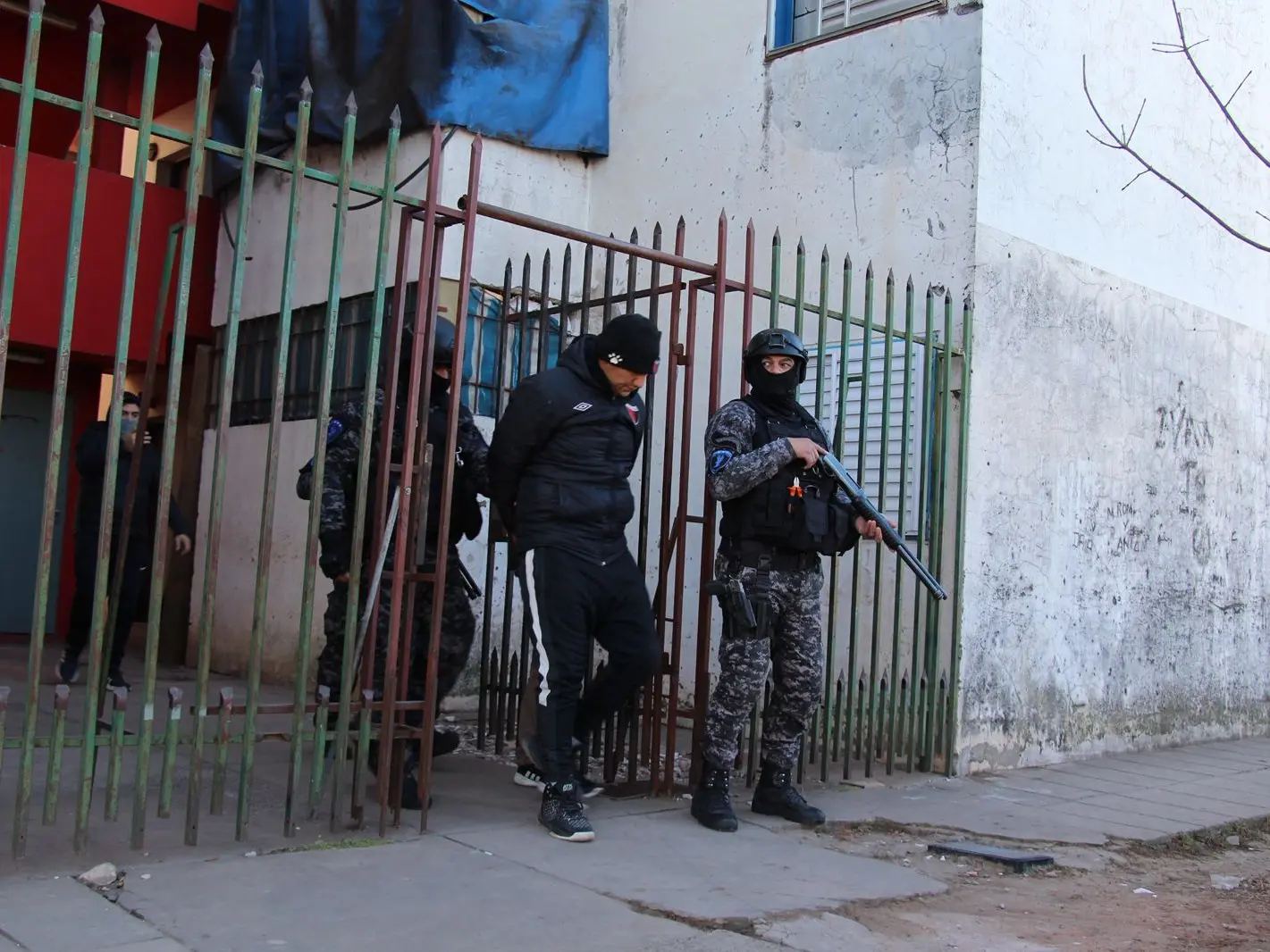 Desarticularon dos bandas criminales sospechosas de microtráfico y estadas en la capital provincial y su alrededores.
