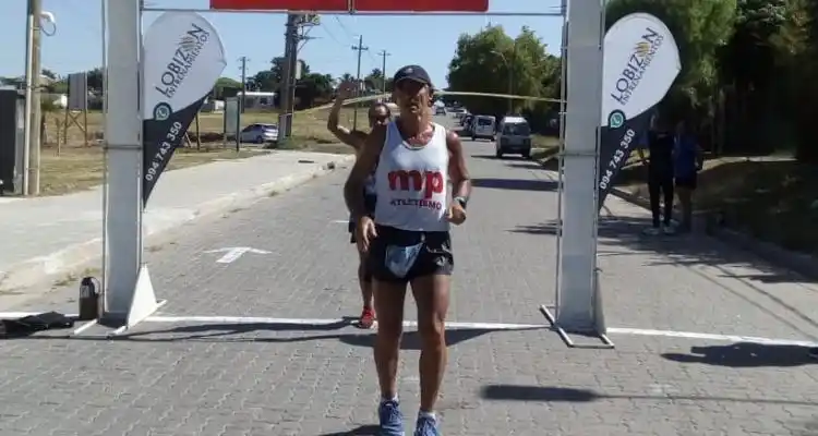 Mario Prado corrió y se destacó en Uruguay