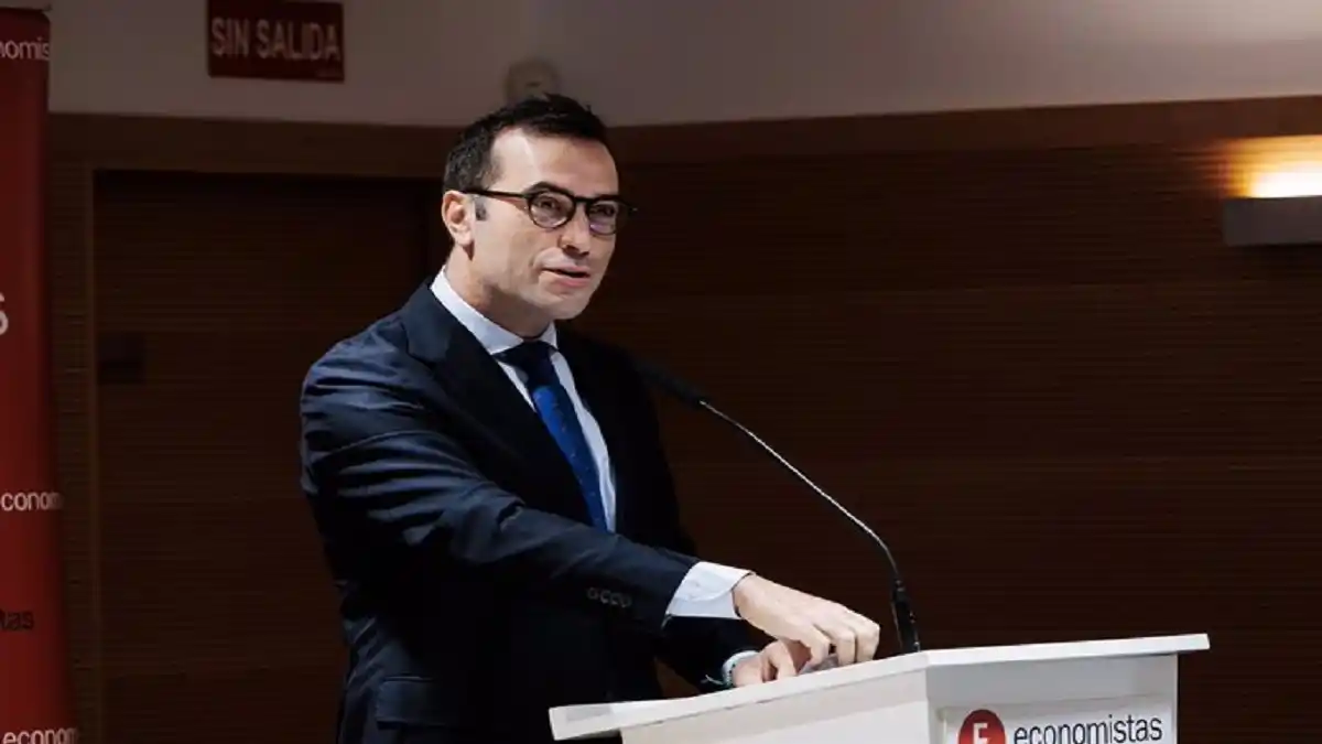 Ministros españoles PIDEN «CALMA» a sus empresarios: la embajada en Caracas funciona con normalidad
