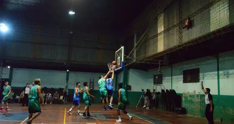 Náutico se sacó  el debut  de encima