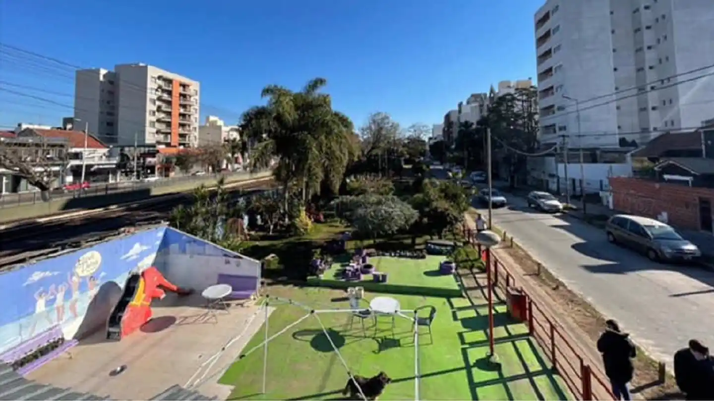 En Morón, los vecinos juntan firmas contra de los puentes del Sarmiento 