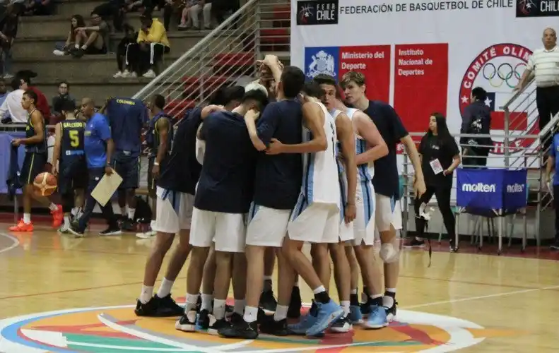 Con Mateo Díaz de titular, Argentina goleó en el debut del Sudamericano