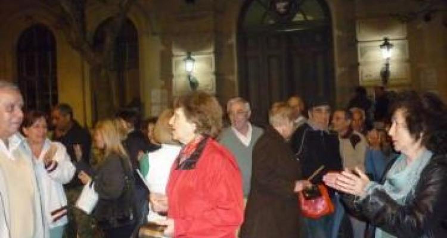 Vecinos reclamaron mayor seguridad  y solicitaron que Casal cumpla con lo prometido