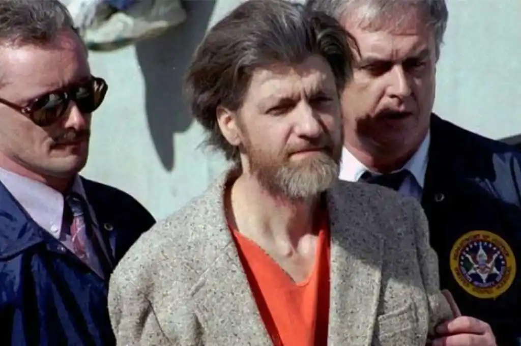 Quién fue Ted Kaczynski, el Unabomber que aterrorizó a EEUU durante décadas con cartas bomba y se suicidó en la cárcel
