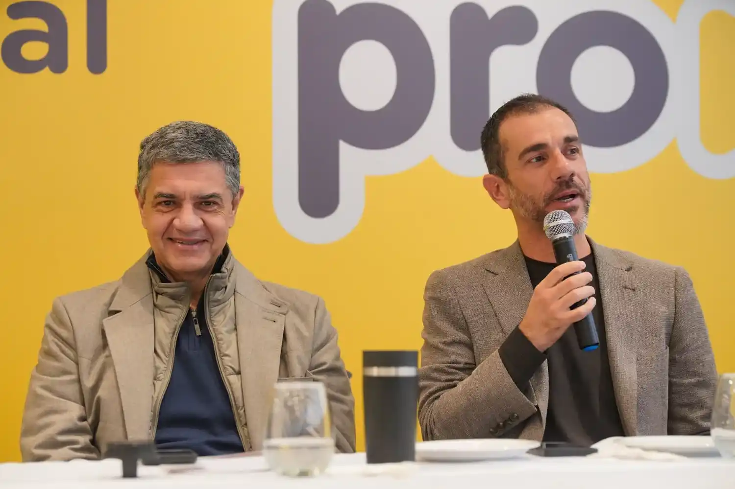 Petrecca presente en el encuentro nacional de legisladores del PRO.