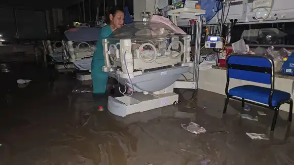 Temporal histórico en Bahía Blanca: se elevan a seis los muertos y se aceleran los operativos de contención