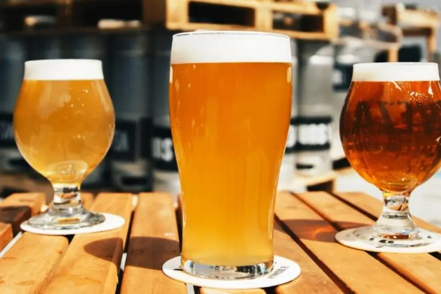 Cerveza, agua o infusión: qué bebidas tomar para calmar la sed en pleno verano