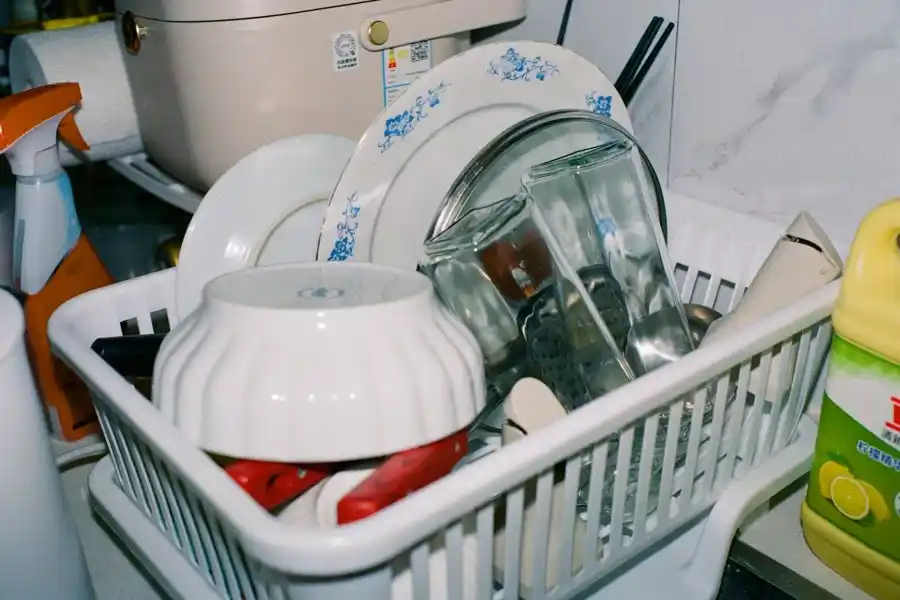 Adiós al secaplatos: el nuevo invento que ahorra espacio y hará ver tu cocina más grande