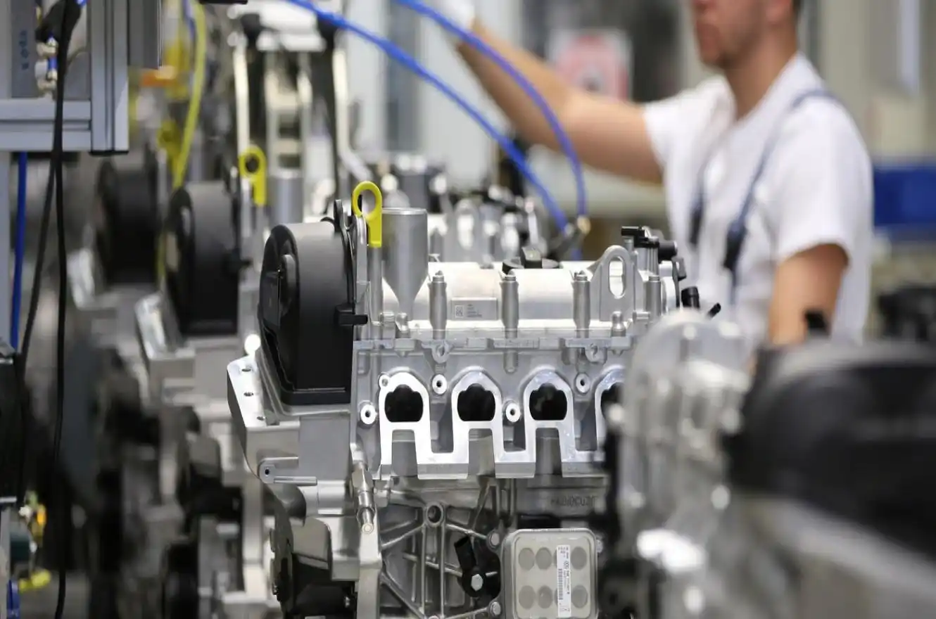 La industria cayó más de 4% en marzo, su peor baja desde diciembre de 2023