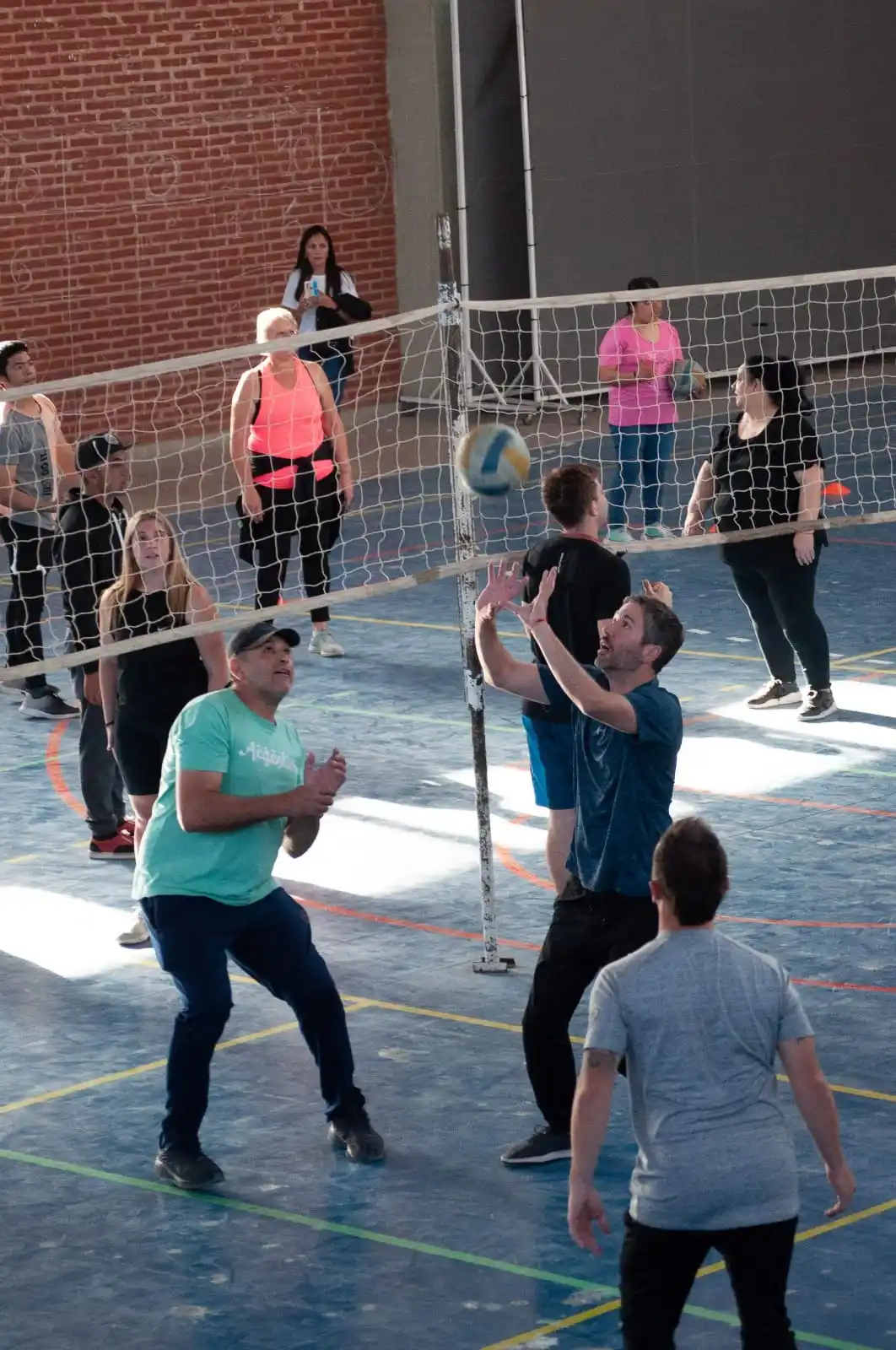 Jóvenes y adultos participaron de una jornada recreativa