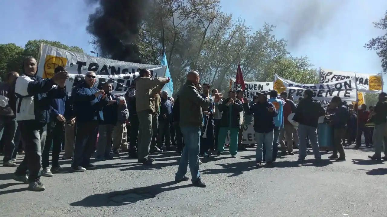 Incidentes en movilización de municipales