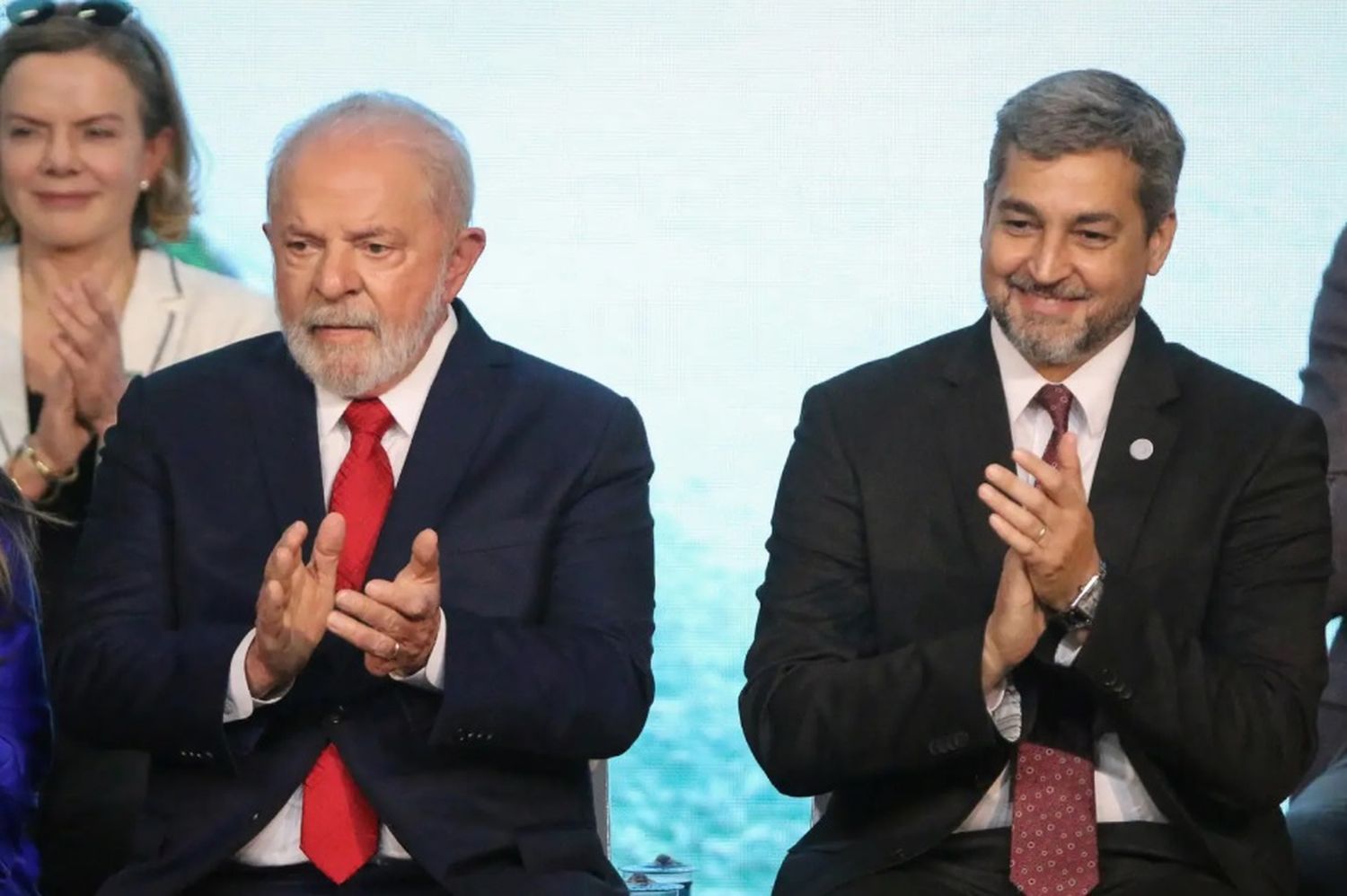 Lula reafirmó ante Abdo Benítez su objetivo de reorganizar Unasur
